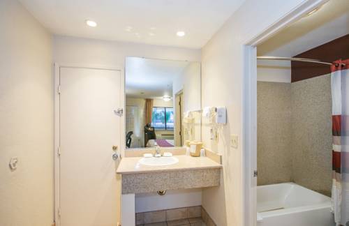 Imagen de la habitación del Hotel Red Roof Inn Stockton. Foto 16