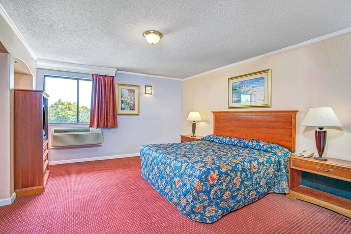 Imagen de la habitación del Hotel Red Roof Inn Suffolk. Foto 6