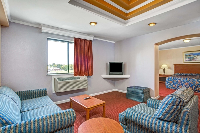 Imagen de la habitación del Hotel Red Roof Inn Suffolk. Foto 10