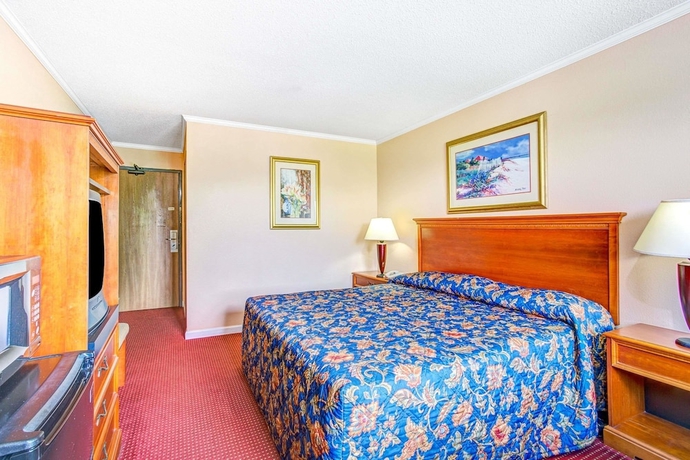 Imagen de la habitación del Hotel Red Roof Inn Suffolk. Foto 11