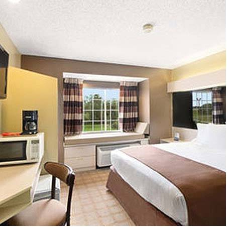 Imagen de la habitación del Hotel Red Roof Inn Sulphur. Foto 2