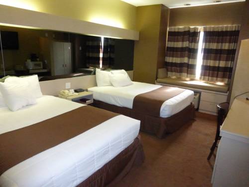 Imagen de la habitación del Hotel Red Roof Inn Sulphur. Foto 5