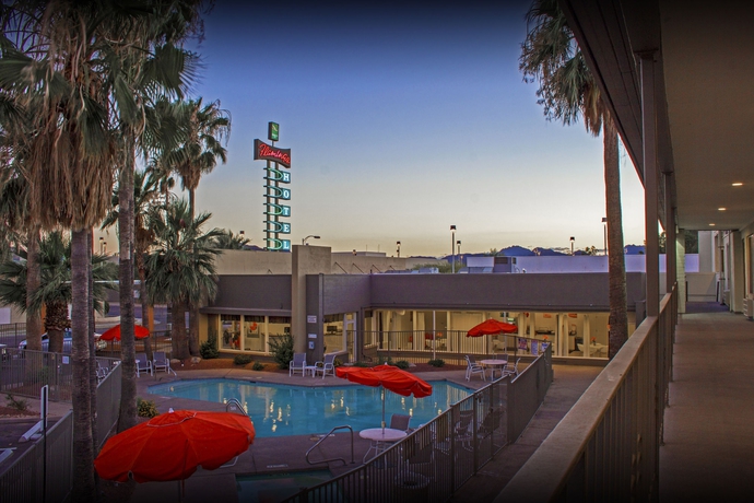Imagen de la piscina del Hotel Red Roof Inn Tucson Downtown &ndash; University. Foto 11