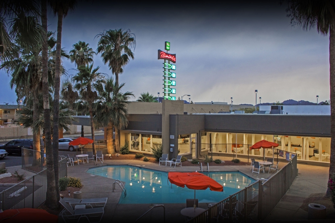 Imagen de la piscina del Hotel Red Roof Inn Tucson Downtown &ndash; University. Foto 12