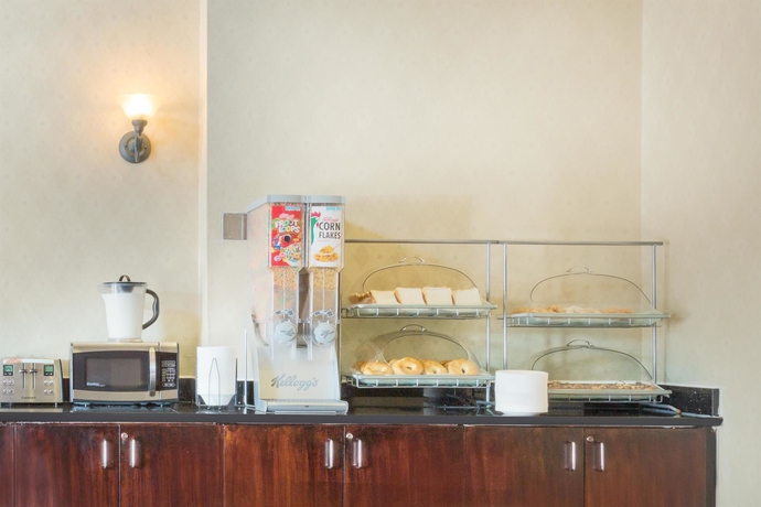 Imagen del bar/restaurante del Hotel Red Roof Inn Washington, DC. Foto 3