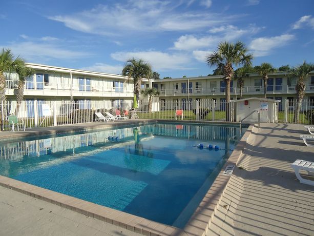Imagen de la piscina del Hotel Red Roof Inn Wildwood, Fl - The Villages. Foto 17