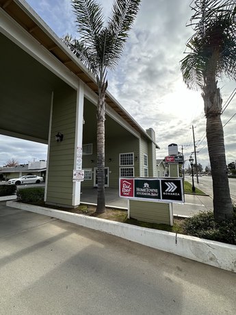 Imagen de los exteriores del Hotel Red Roof Inn Yuba City. Foto 4