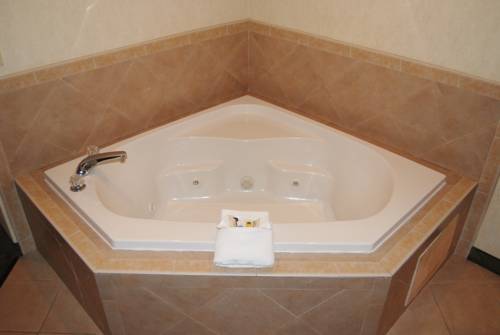 Imagen de la habitación del Hotel Red Roof Inn & Suites Berea. Foto 5