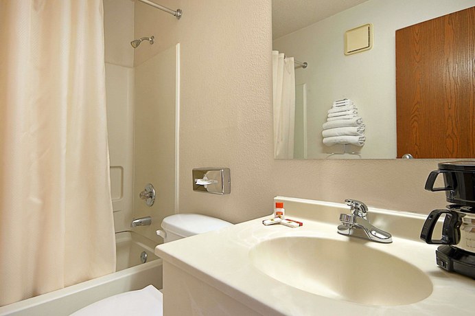 Imagen de la habitación del Hotel Red Roof Inn & Suites Hammond, IN. Foto 3