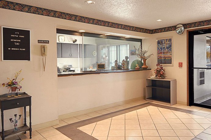 Imagen de los interiores del Hotel Red Roof Inn & Suites Hammond, IN. Foto 5
