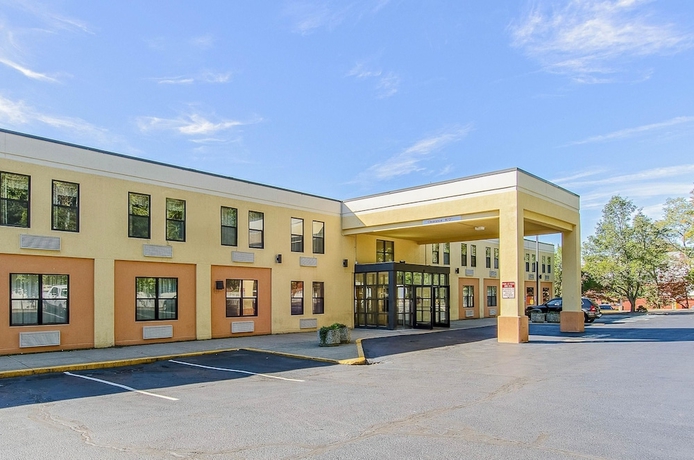 Imagen general del Hotel Red Roof Inn & Suites Middleborough. Foto 1