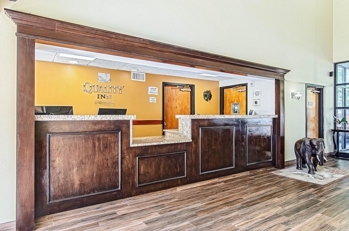 Imagen de los interiores del Hotel Red Roof Inn & Suites Middleborough. Foto 18