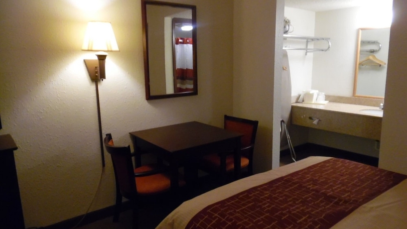 Imagen de la habitación del Hotel Red Roof Inn & Suites Oklahoma City Southwest. Foto 3