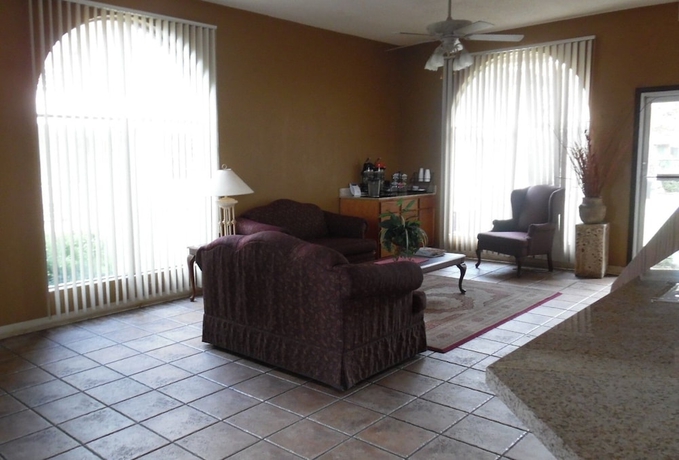 Imagen de los interiores del Hotel Red Roof Inn & Suites Oklahoma City Southwest. Foto 12