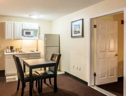 Imagen de la habitación del Hotel Red Roof Inn & Suites Pensacola-nas Corry. Foto 4