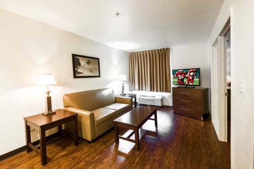 Imagen de la habitación del Hotel Red Roof Inn & Suites Savannah Airport. Foto 5
