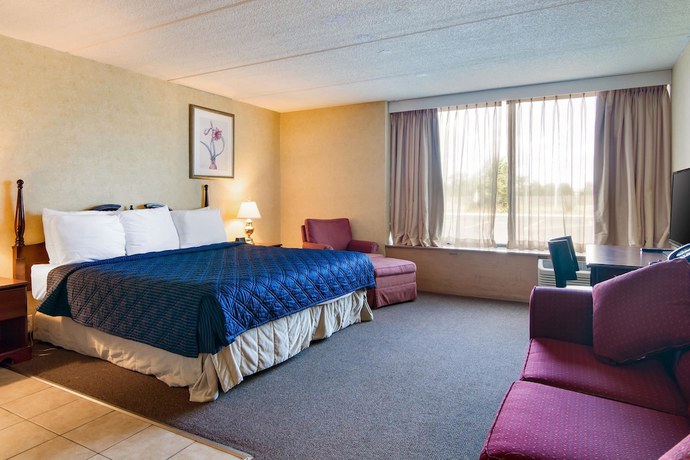 Imagen de la habitación del Hotel Red Roof Inn and Conference Center Chicago - Aurora/ Fox Valley. Foto 10