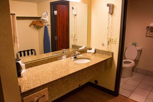 Imagen de la habitación del Hotel Red Roof Inn and Conference Center Wichita Airport. Foto 3