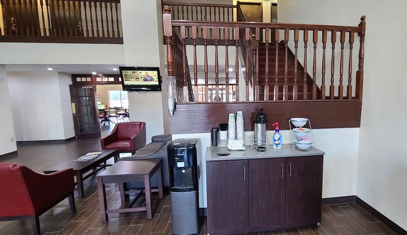 Imagen del bar/restaurante del Hotel Red Roof Inn and Suites Albany, GA. Foto 3