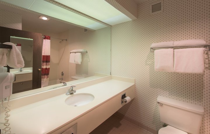Imagen de la habitación del Hotel Red Roof Inn and Suites Albany, GA. Foto 16