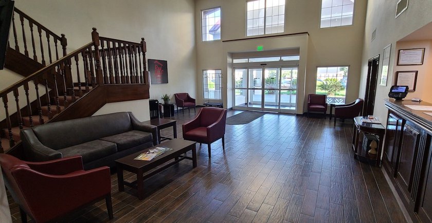 Imagen del bar/restaurante del Hotel Red Roof Inn and Suites Albany, GA. Foto 5