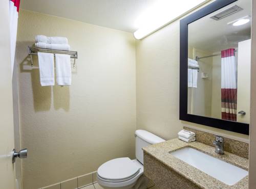 Imagen de la habitación del Hotel Red Roof Inn and Suites Brunswick I-95. Foto 4