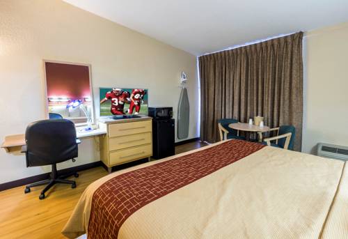 Imagen de la habitación del Hotel Red Roof Inn and Suites Brunswick I-95. Foto 11