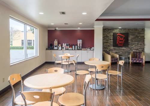 Imagen de la habitación del Hotel Red Roof Inn and Suites Brunswick I-95. Foto 16