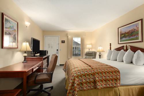 Imagen de la habitación del Hotel Red Roof Inn and Suites Calhoun. Foto 12