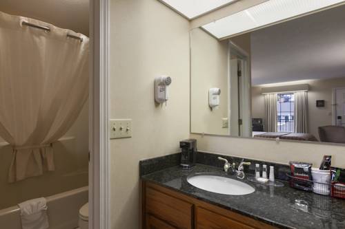 Imagen de la habitación del Hotel Red Roof Inn and Suites Calhoun. Foto 16