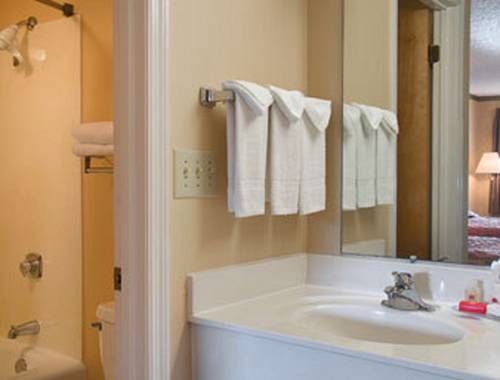 Imagen de la habitación del Hotel Red Roof Inn and Suites Cleveland, Tn. Foto 6