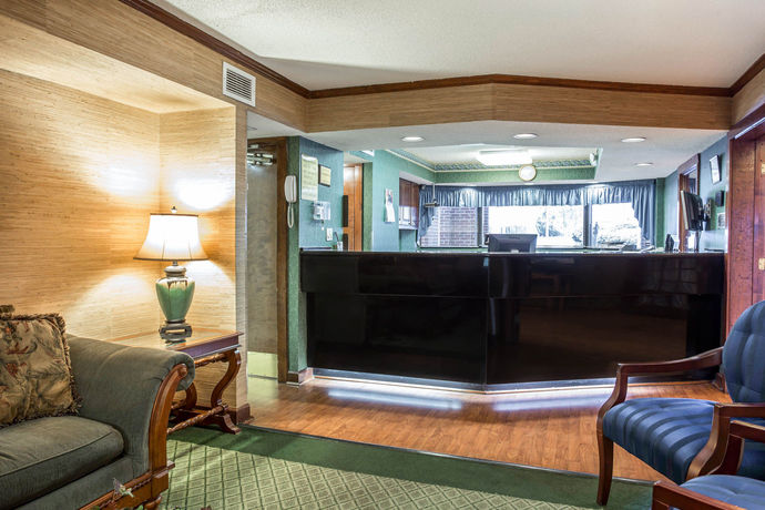Imagen de los interiores del Hotel Red Roof Inn and Suites Cornelius &ndash; Lake Norman. Foto 14