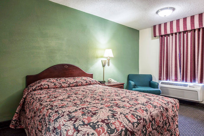 Imagen de la habitación del Hotel Red Roof Inn and Suites Cornelius &ndash; Lake Norman. Foto 11