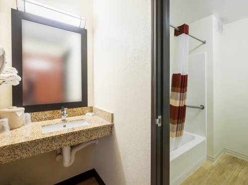 Imagen de la habitación del Hotel Red Roof Inn and Suites Dover Downtown. Foto 5