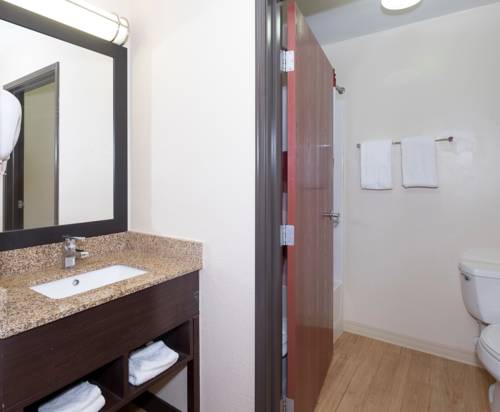 Imagen de la habitación del Hotel Red Roof Inn and Suites Dover Downtown. Foto 16