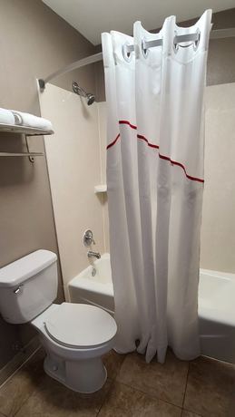 Imagen de la habitación del Hotel Red Roof Inn and Suites Duncan. Foto 7