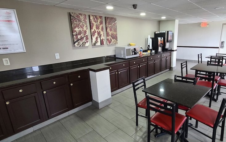 Imagen de los interiores del Hotel Red Roof Inn and Suites Duncan. Foto 15
