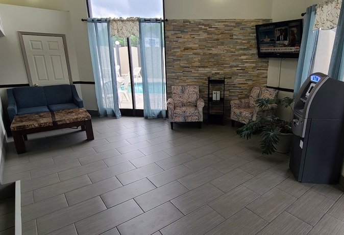 Imagen de los interiores del Hotel Red Roof Inn and Suites Duncan. Foto 17