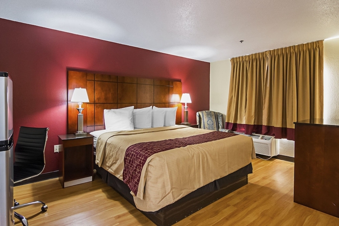 Imagen de la habitación del Hotel Red Roof Inn and Suites Fayetteville - Fort Bragg. Foto 8