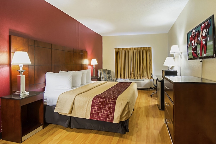 Imagen de la habitación del Hotel Red Roof Inn and Suites Fayetteville - Fort Bragg. Foto 14