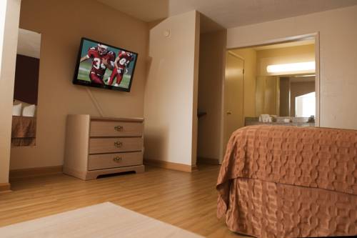Imagen de la habitación del Hotel Red Roof Inn and Suites Jackson, Tn. Foto 7
