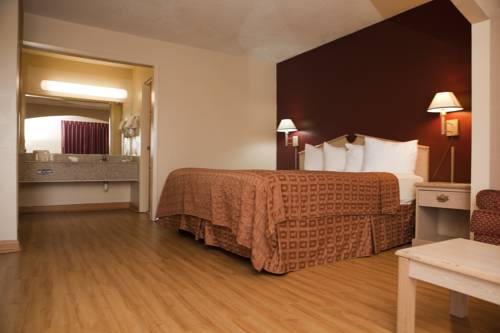 Imagen de la habitación del Hotel Red Roof Inn and Suites Jackson, Tn. Foto 12