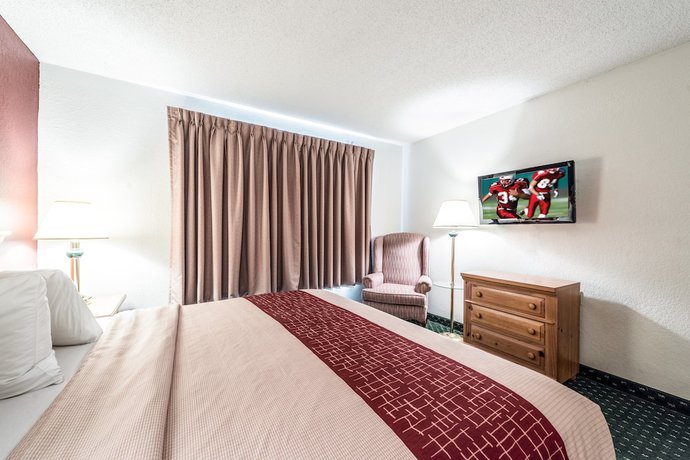 Imagen de la habitación del Hotel Red Roof Inn and Suites Knoxville East. Foto 17