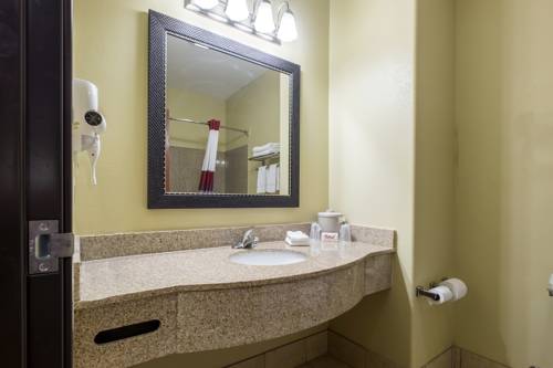 Imagen de la habitación del Hotel Red Roof Inn and Suites Lake Charles. Foto 7