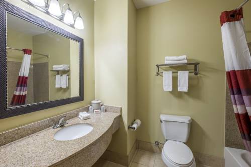 Imagen general del Hotel Red Roof Inn and Suites Lake Charles. Foto 1