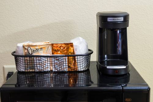 Imagen de la habitación del Hotel Red Roof Inn and Suites Lake Charles. Foto 11