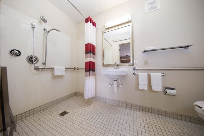 Imagen de la habitación del Hotel Red Roof Inn and Suites Lake Orion/ Auburn Hills. Foto 2