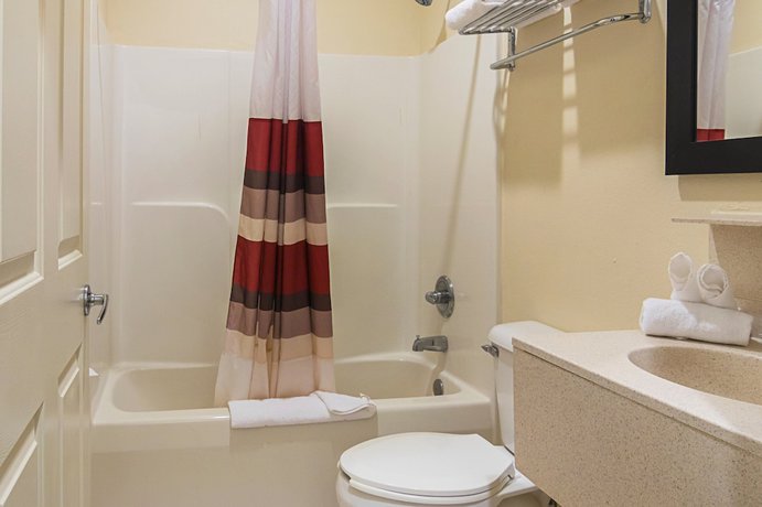 Imagen de la habitación del Hotel Red Roof Inn and Suites Lake Orion/ Auburn Hills. Foto 6
