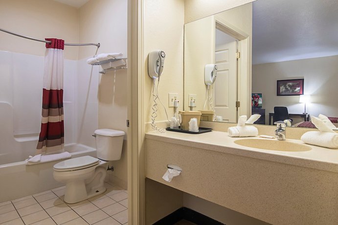 Imagen de la habitación del Hotel Red Roof Inn and Suites Lake Orion/ Auburn Hills. Foto 10