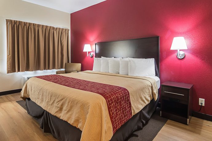 Imagen de la habitación del Hotel Red Roof Inn and Suites Lake Orion/ Auburn Hills. Foto 13